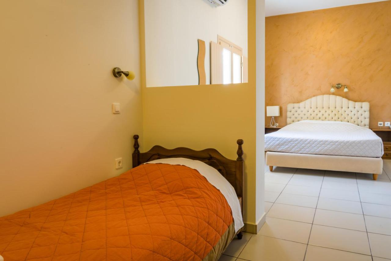 Rena Hotel 佩里萨 外观 照片
