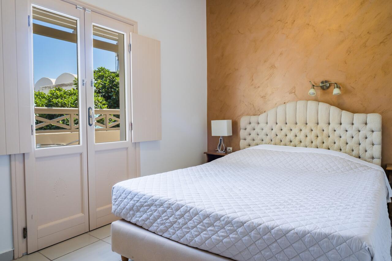 Rena Hotel 佩里萨 外观 照片